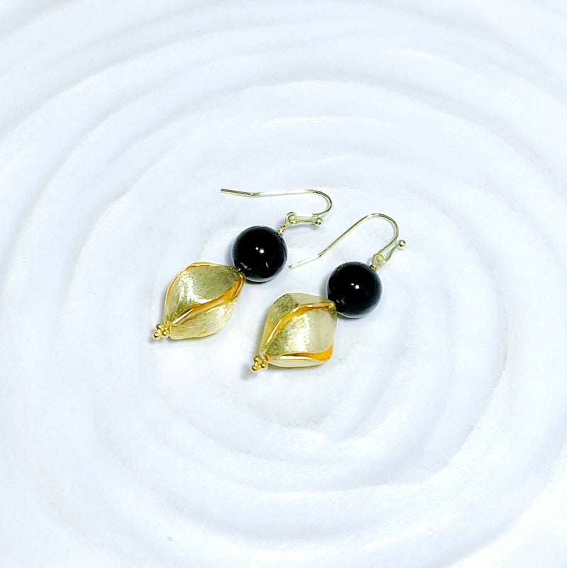 Black onyx and gold flower bud